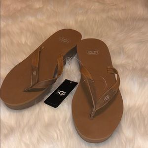 Ugg flip flops